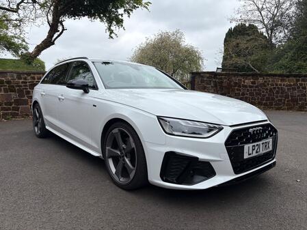 AUDI A4 AVANT 2.0 TFSI 35 Black Edition